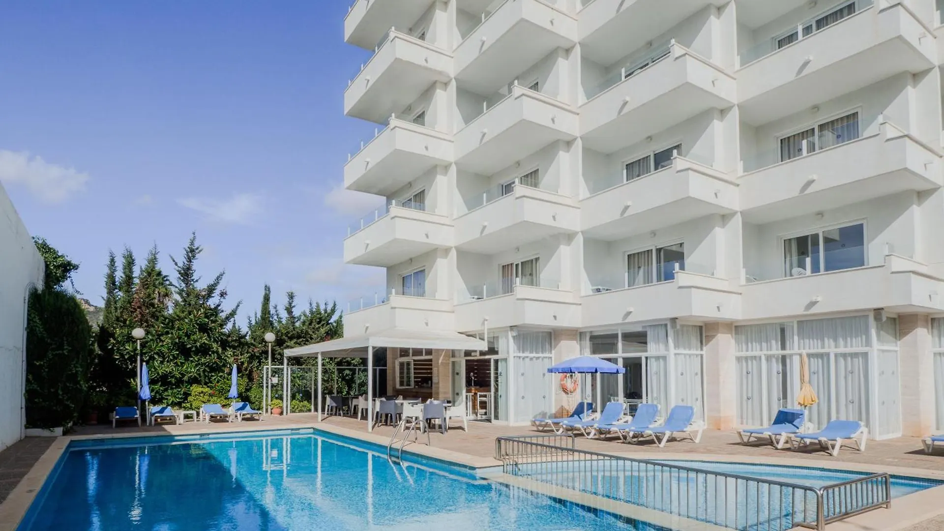 Apartamentos La Santa Maria location