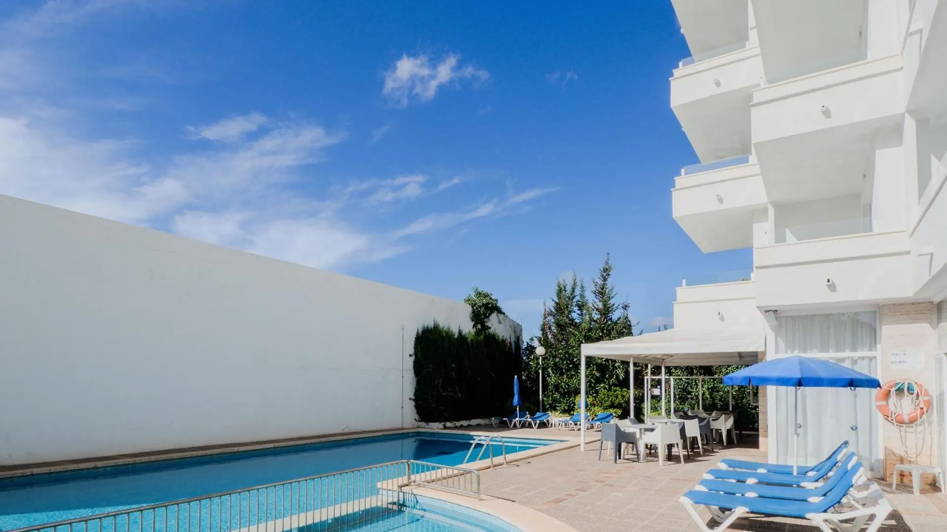 Aparthotel Apartamentos La Santa Maria Cala Millor